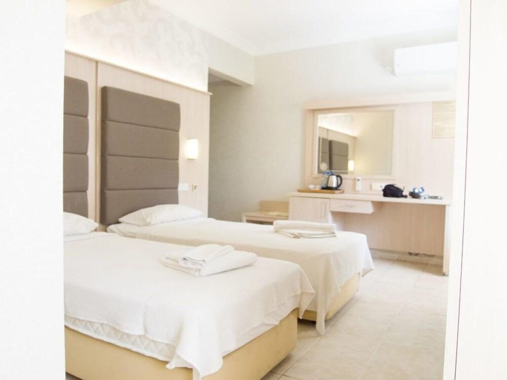 Oz-Can Hotel Турунч Экстерьер фото
