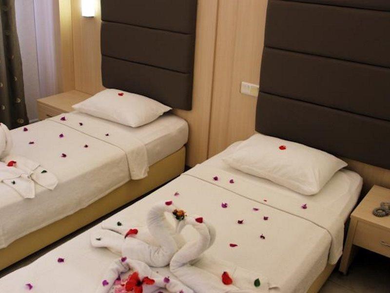 Oz-Can Hotel Турунч Экстерьер фото